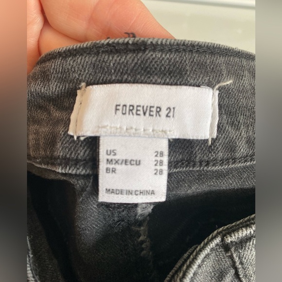 Forever 21 Wide Straight-leg Distressed Black Jeans Size 28 - Picture 6 of 7